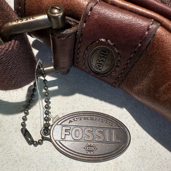 FOSSIL Brown Leather Adjustable Crossbody Shoulder Messenger Bag 12”Wx10”L x 2”D - Picture 3 of 16